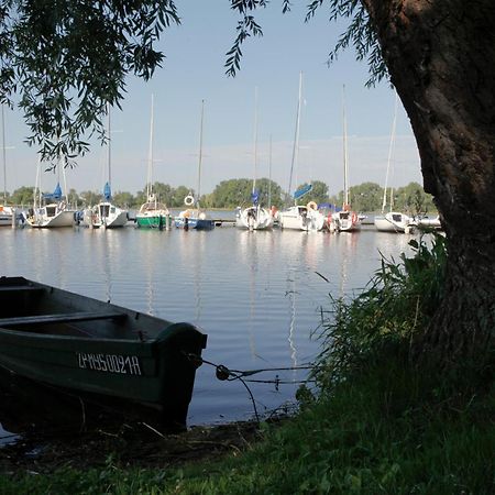 ホテル Pensjonat Nad Jeziorem Myślibórz エクステリア 写真